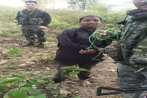 सुरक्षाबलों को बड़ी कामयाबी, मुठभेड़ में चार नक्सलियों को मार गिराया, दो को लिया हिरासत में